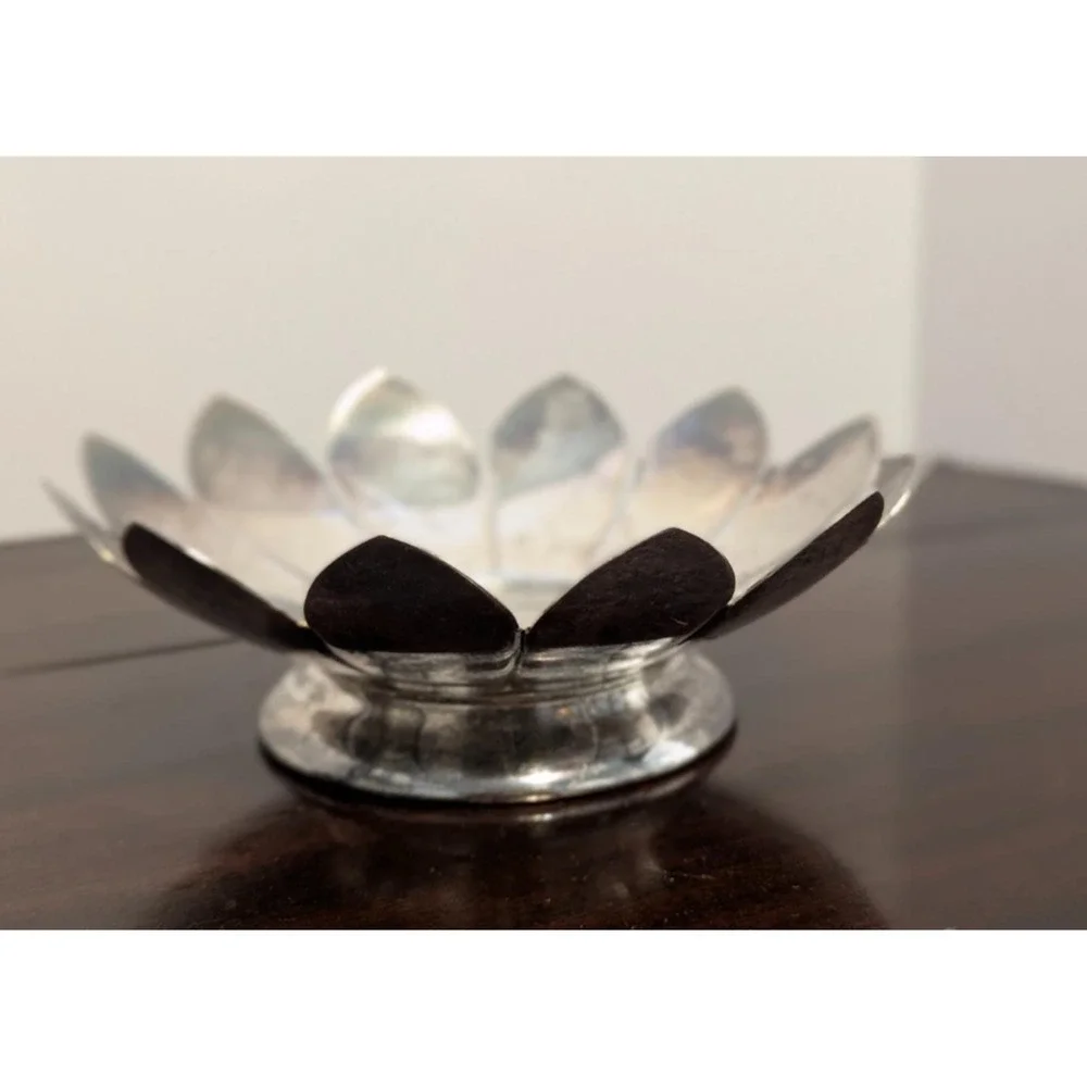 Vintage Leonard Silver Plate Floral Pedestal Bowl Hollywood Regency Candy Dish